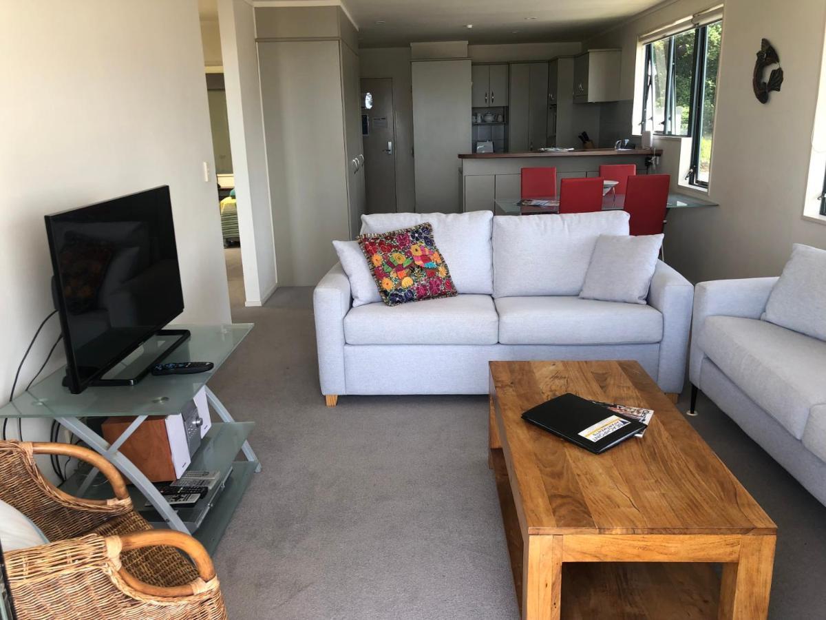 Beachpoint Apartments Ohope Экстерьер фото
