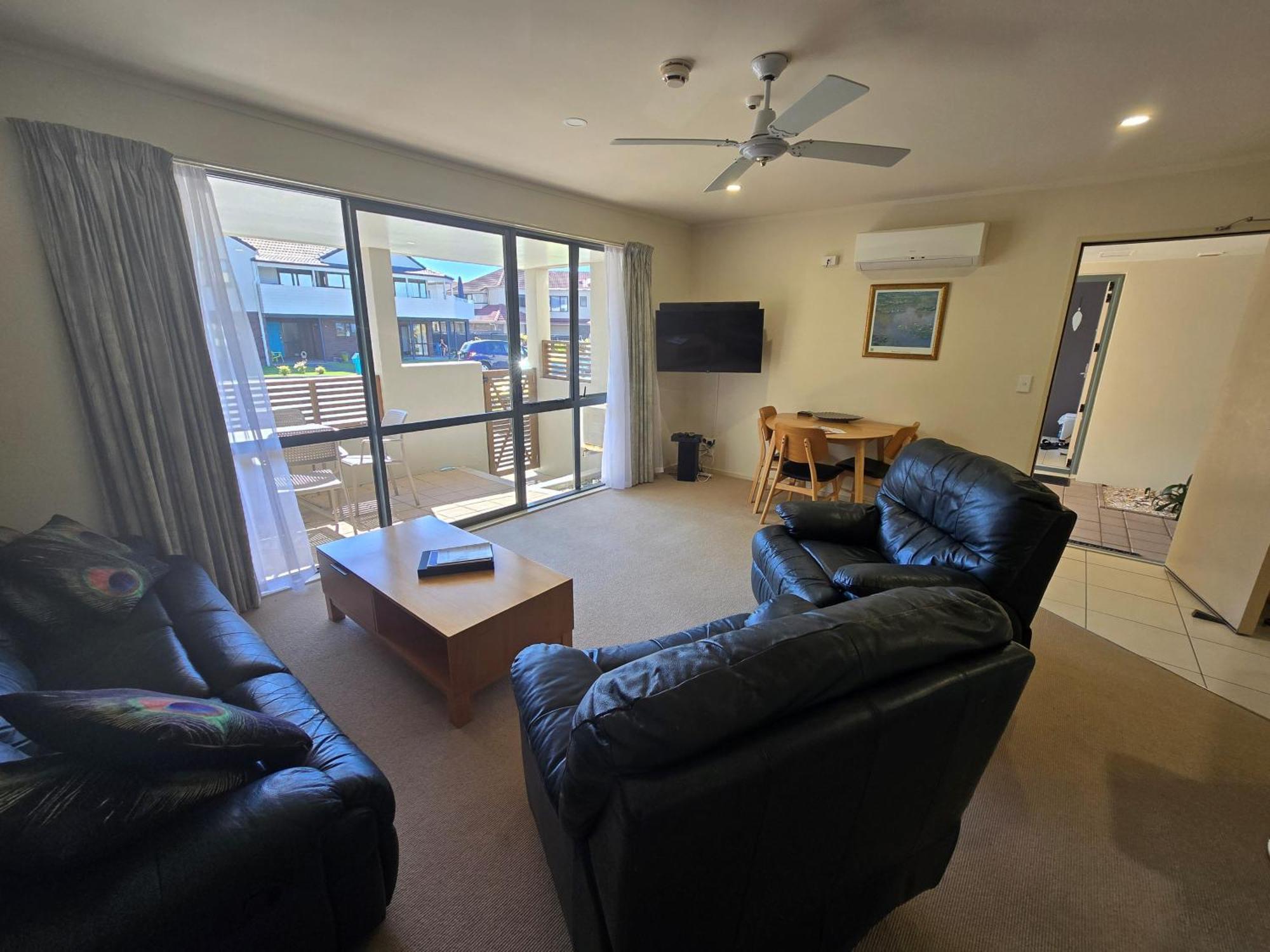 Beachpoint Apartments Ohope Экстерьер фото