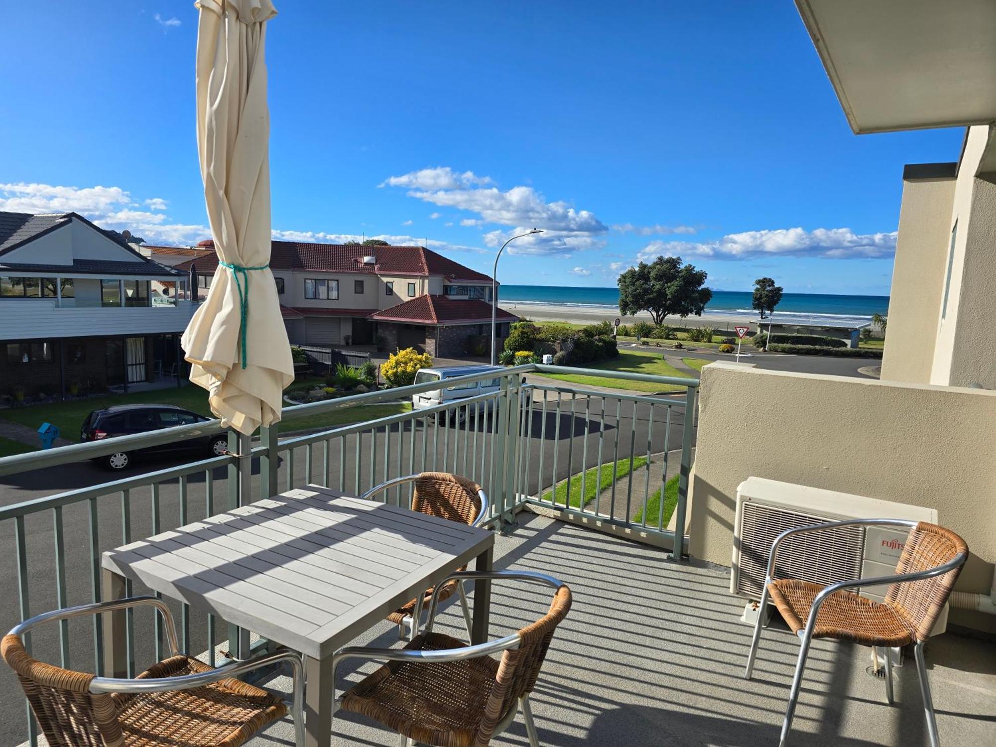 Beachpoint Apartments Ohope Экстерьер фото