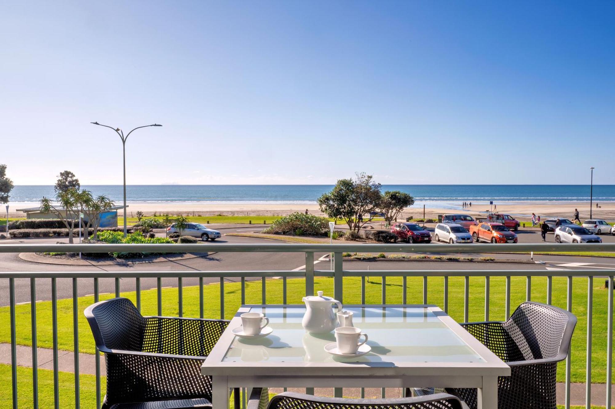 Beachpoint Apartments Ohope Экстерьер фото